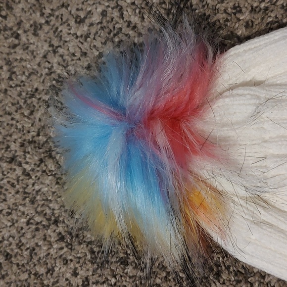 Girls Puma Pom Beanie Hat - Picture 3 of 5